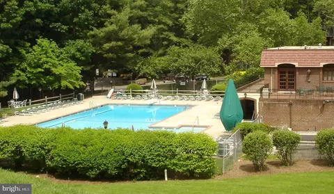 Exterior - 8318 K Kingsgate Rd #545, Springfield, VA 22152 photo 13 of 16