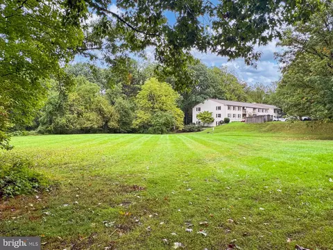 Exterior - 8318 K Kingsgate Rd #545, Springfield, VA 22152 photo 8 of 16