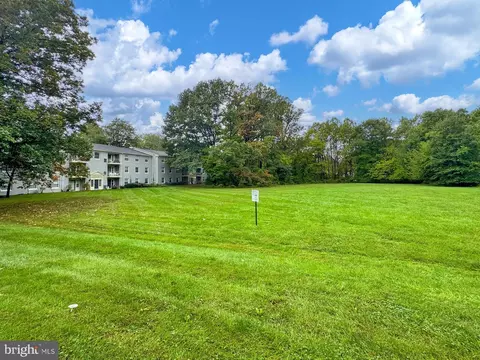 Exterior - 8318 K Kingsgate Rd #545, Springfield, VA 22152 photo 9 of 16