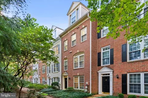 8860 Mansion View Ct, Vienna, VA 22182
