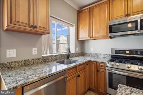 3011 Mcmaster Ct, Herndon, VA 20171 photo 8