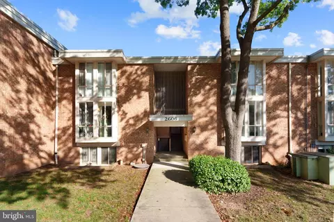 2606 Indian Dr #2C, Alexandria, VA 22303