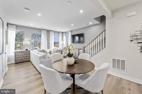 13643 Innovation Station Loop, Herndon, VA 20171
