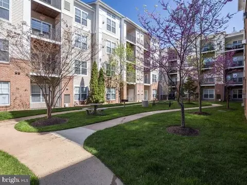 3840 Lightfoot St #349, Chantilly, VA 20151