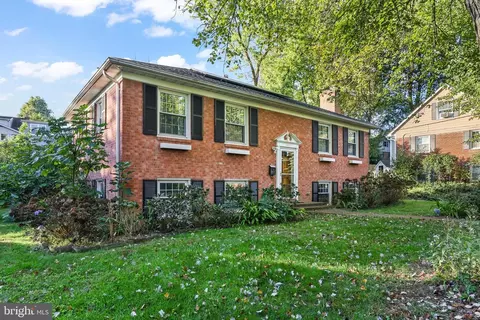 1935 Foxhall Rd, Mclean, VA 22101 photo 2