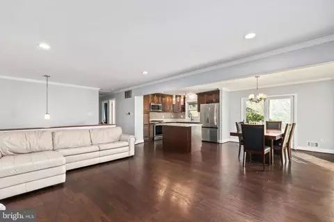 1935 Foxhall Rd, Mclean, VA 22101 photo 5