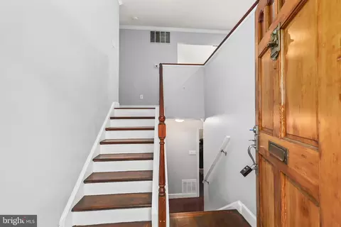 1935 Foxhall Rd, Mclean, VA 22101 photo 4