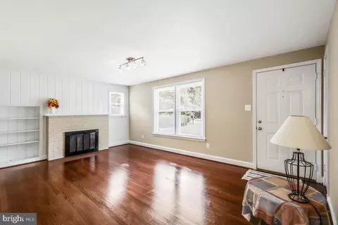 6710 Greenleaf St, Springfield, VA 22150 photo 8