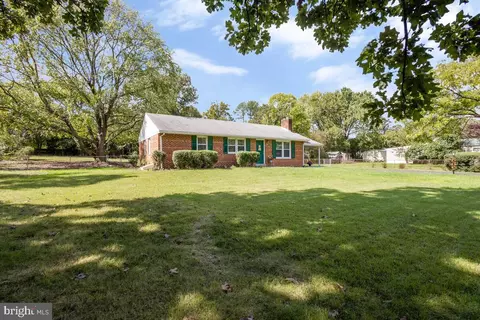 6710 Greenleaf St, Springfield, VA 22150 photo 2