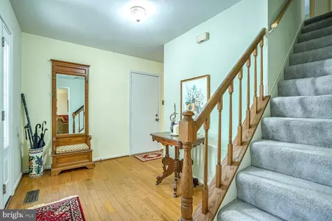 7109 Rolling Forest Ave, Springfield, VA 22152 photo 5