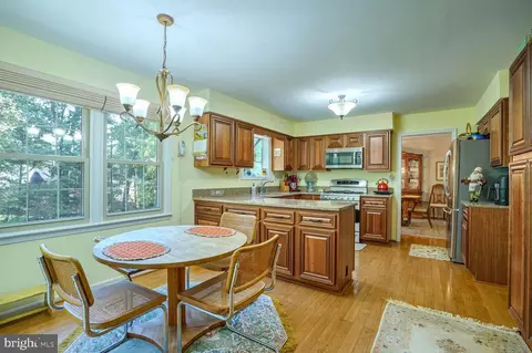 7109 Rolling Forest Ave, Springfield, VA 22152 photo 12