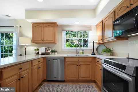 Kitchen - 4407 Tulip Tree Ct, Chantilly, VA 20151 photo 5 of 5