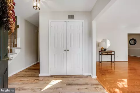 Entry Way - 4407 Tulip Tree Ct, Chantilly, VA 20151 photo 1 of 6