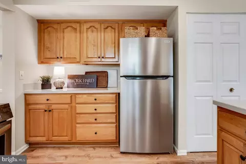 Kitchen - 4407 Tulip Tree Ct, Chantilly, VA 20151 photo 3 of 5