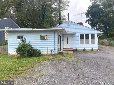 3132 Hodge Pl, Falls Church, VA 22042