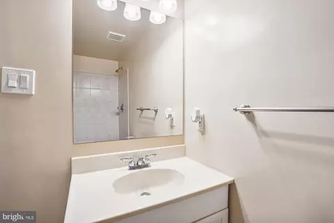7207 Flower Tuft Ct, Springfield, VA 22153 photo 32