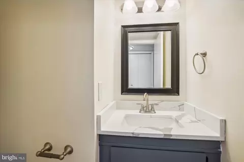 7207 Flower Tuft Ct, Springfield, VA 22153 photo 16
