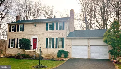 1360 Snow Meadow Ln, Mclean, VA 22102