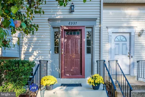 2337 Hunters Square Ct, Reston, VA 20191