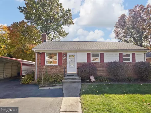 3231 Parkwood Ter, Falls Church, VA 22042