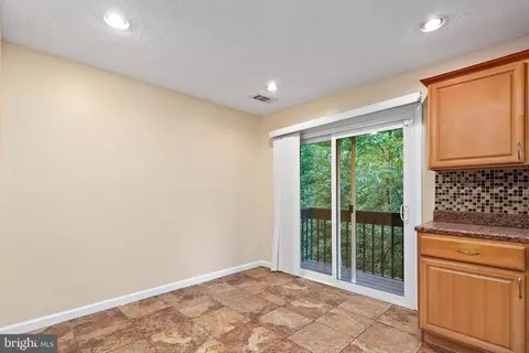 2256 White Cornus Ln, Reston, VA 20191 photo 7