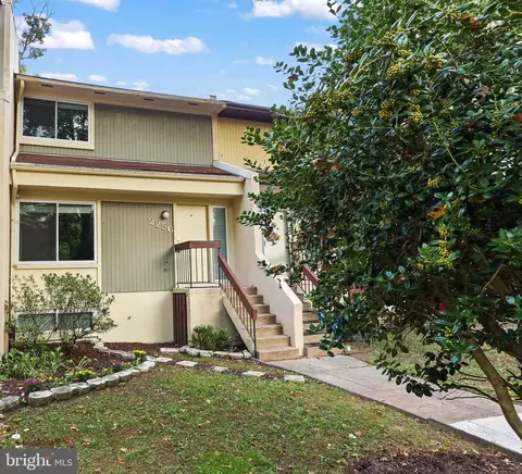 2256 White Cornus Ln, Reston, VA 20191