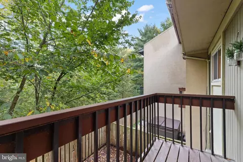 2256 White Cornus Ln, Reston, VA 20191 photo 12