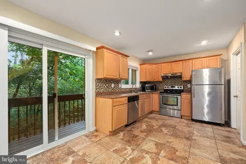 2256 White Cornus Ln, Reston, VA 20191 photo 8