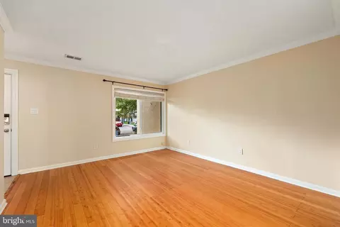 2256 White Cornus Ln, Reston, VA 20191 photo 3