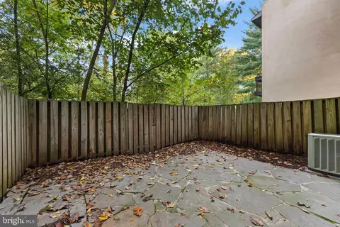 2256 White Cornus Ln, Reston, VA 20191 photo 28
