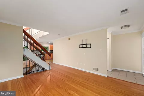 2256 White Cornus Ln, Reston, VA 20191 photo 4