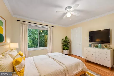 2256 White Cornus Ln, Reston, VA 20191 photo 13