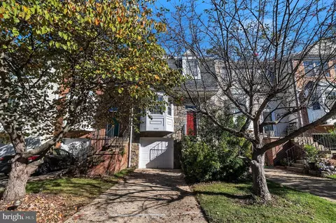 12322 Field Lark Ct, Fairfax, VA 22033