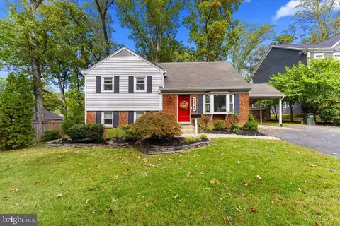 7922 Shreve Rd, Falls Church, VA 22043