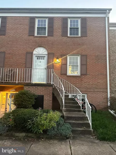 14561 Golden Oak Rd, Centreville, VA 20121