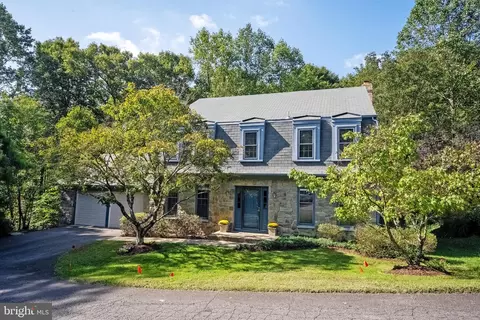 7438 Silver Pine Dr, Springfield, VA 22153