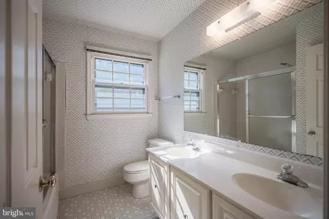 Bath - 7438 Silver Pine Dr, Springfield, VA 22153 photo 4 of 5