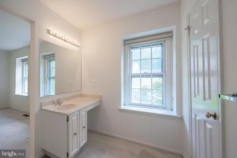 Bath - 7438 Silver Pine Dr, Springfield, VA 22153 photo 2 of 5