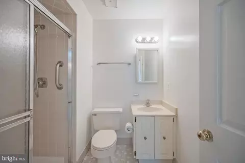 Bath - 7438 Silver Pine Dr, Springfield, VA 22153 photo 3 of 5
