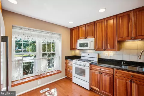7992 Northumberland Rd, Springfield, VA 22153 photo 6