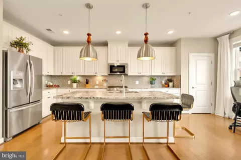 13430 Arrowbrook Centre Dr #5, Herndon, VA 20171