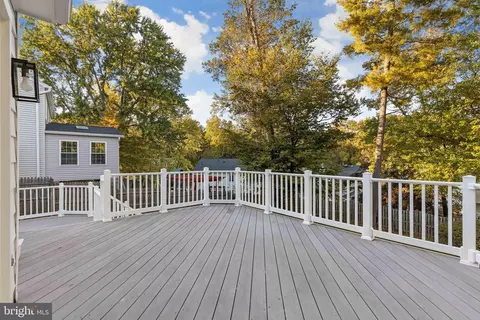 Exterior - 8606 Powder Horn Rd, Springfield, VA 22152 photo 3 of 12