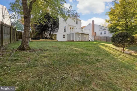 Exterior - 8606 Powder Horn Rd, Springfield, VA 22152 photo 8 of 12