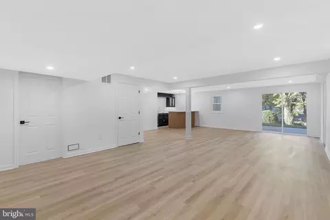 Living - 8606 Powder Horn Rd, Springfield, VA 22152 photo 6 of 6