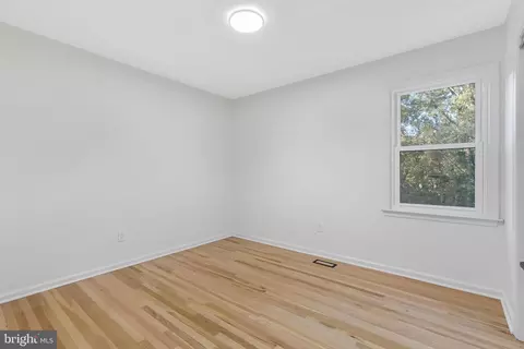Bedroom - 8606 Powder Horn Rd, Springfield, VA 22152 photo 1 of 7