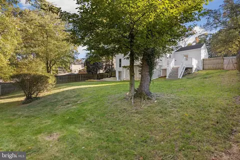 Exterior - 8606 Powder Horn Rd, Springfield, VA 22152 photo 9 of 12