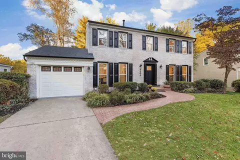 Exterior - 8606 Powder Horn Rd, Springfield, VA 22152 photo 10 of 12