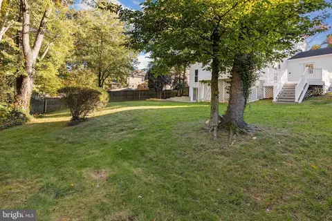 Exterior - 8606 Powder Horn Rd, Springfield, VA 22152 photo 6 of 12