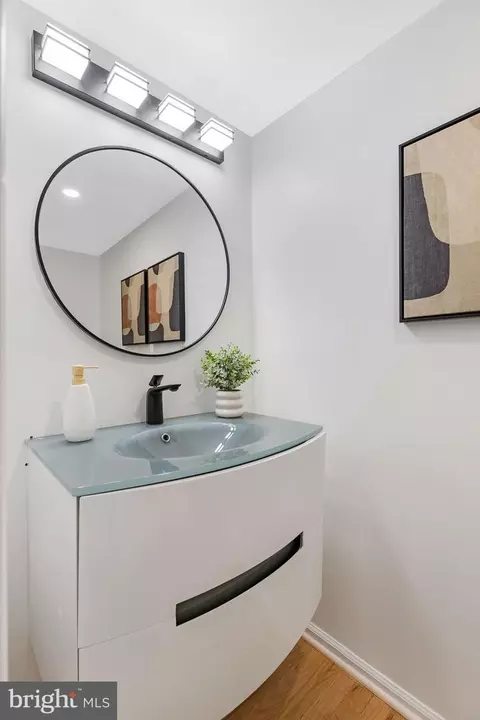 Bath - 8606 Powder Horn Rd, Springfield, VA 22152 photo 1 of 6