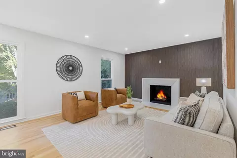 Living - 8606 Powder Horn Rd, Springfield, VA 22152 photo 3 of 6